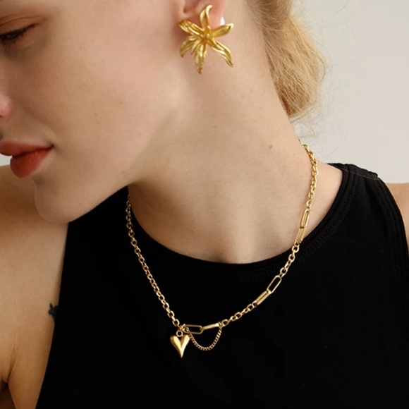 Waterproof gold plated heart pendant necklace - Picture 4 of 5